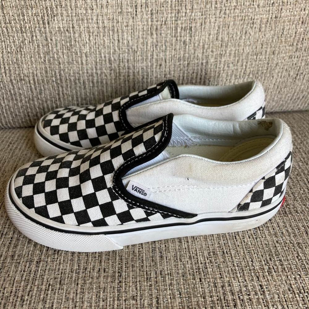 Vans black and white checkered skate shoes boys size 10